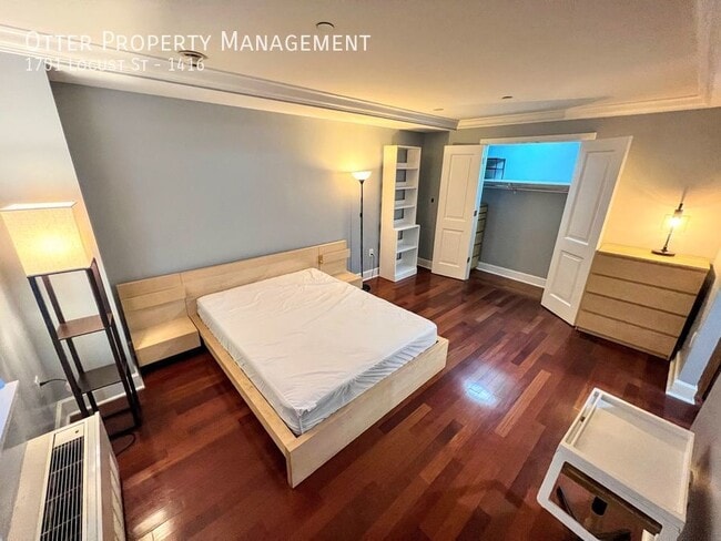 Building Photo - 1701 Locust St