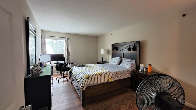 Building Photo - 680 Dartmore Ln