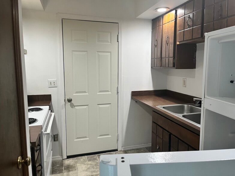 Building Photo - 6253 Teletha Ln