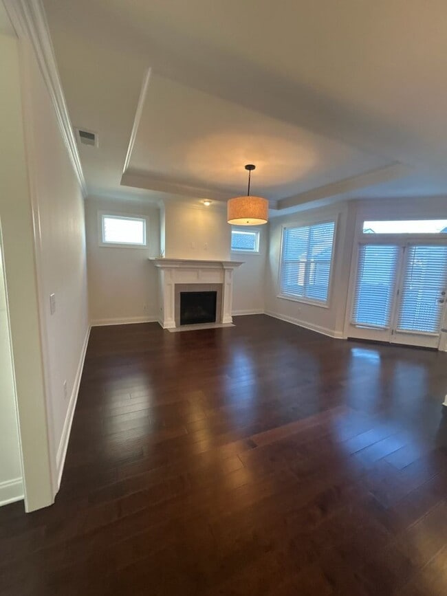 Building Photo - 3BR End-Unit in Westhaven | Main-Level Primary + Office + Bonus Room