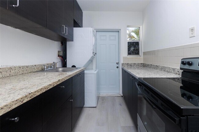 Building Photo - 1840 Fillmore St