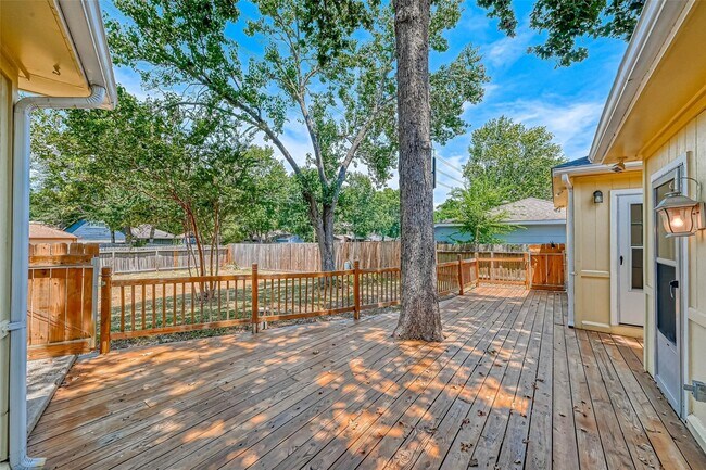 Building Photo - 5507 Enchanted Timbers Dr