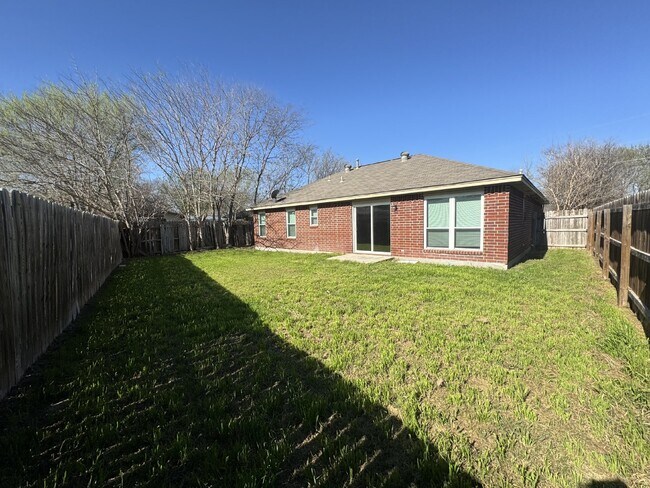 Building Photo - Charming 3-Bedroom 2- Bath home in New Braunfels
