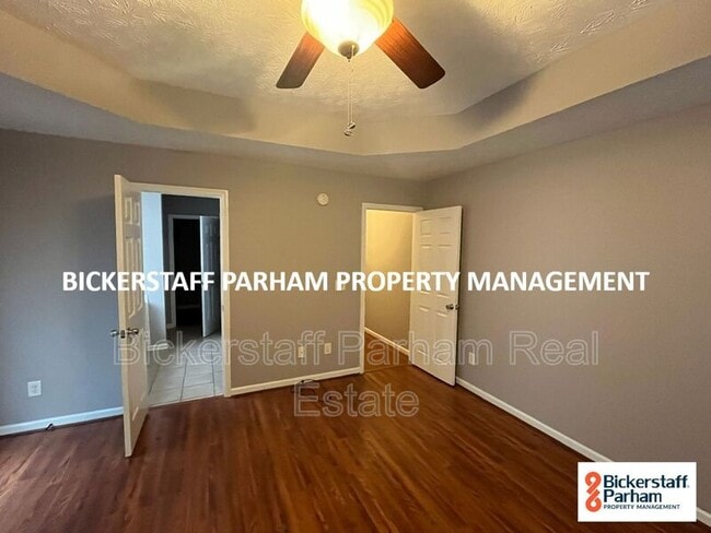 Building Photo - 8061 Garrett Pines Dr