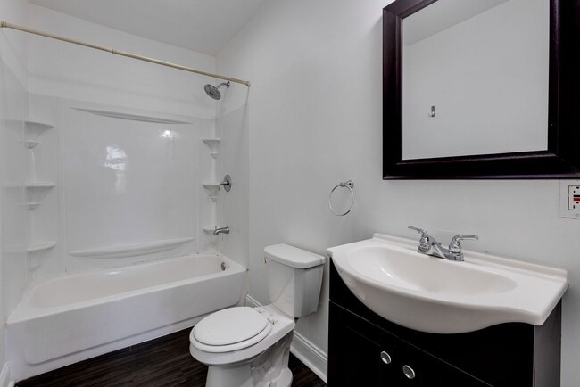 Building Photo - Available MAY 2026 - Beautiful 2 bedroom home in Mt Washington!