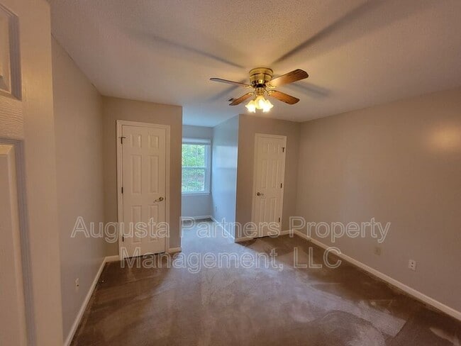 Building Photo - 650 Woodstone Way