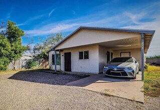 Building Photo - Charming three bedroom - two bathroom GREA...
