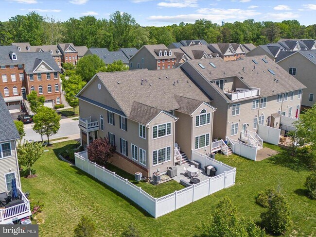 Building Photo - 8512 Pine Springs Dr