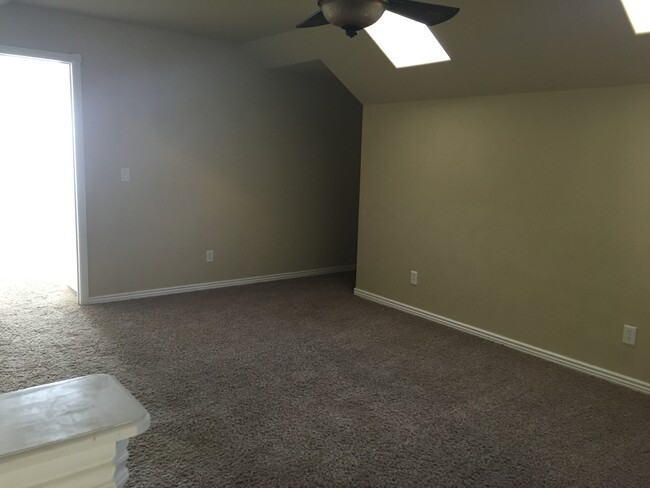 Bonus Room - 1230 Knoll Ridge Rd