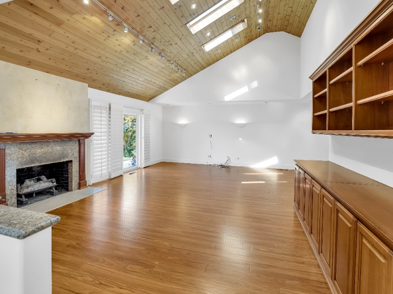 Building Photo - 1542 Santiago Dr