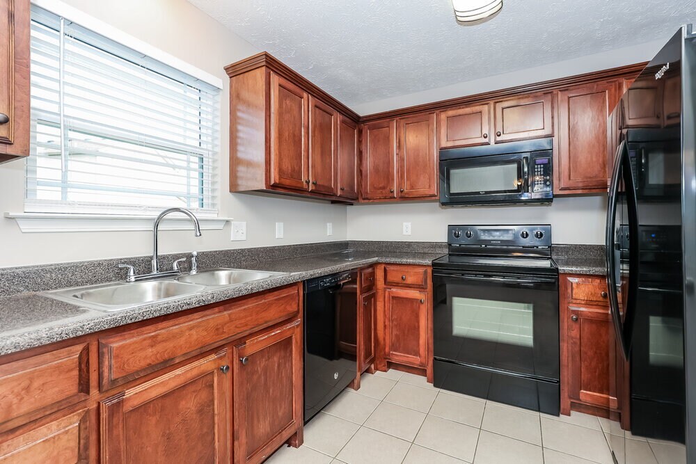 Building Photo - 607 Rock Gln Trce