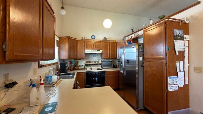 Building Photo - Great Furnished House In Fort Collins with all utilities included