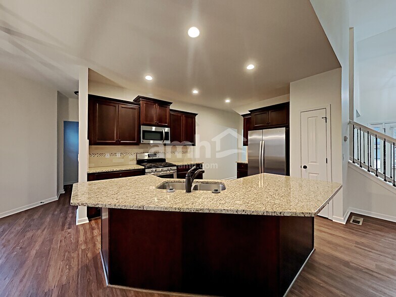 Building Photo - 1135 Blankets Creek Dr