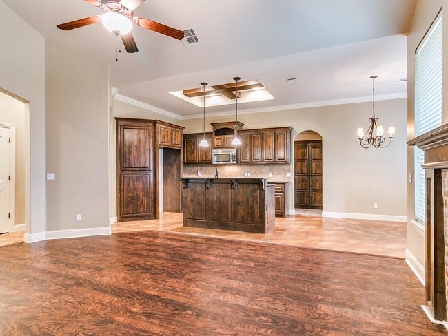 Building Photo - 4 Bedrooms/3Car/Edmond Schools -  Community Pool- Storm Shelter