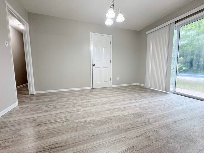 Building Photo - 1840 Devra Dr