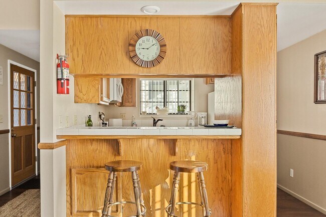 Building Photo - 217 Village Bay