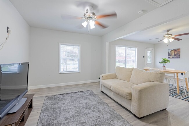 Building Photo - 3910 Luca St