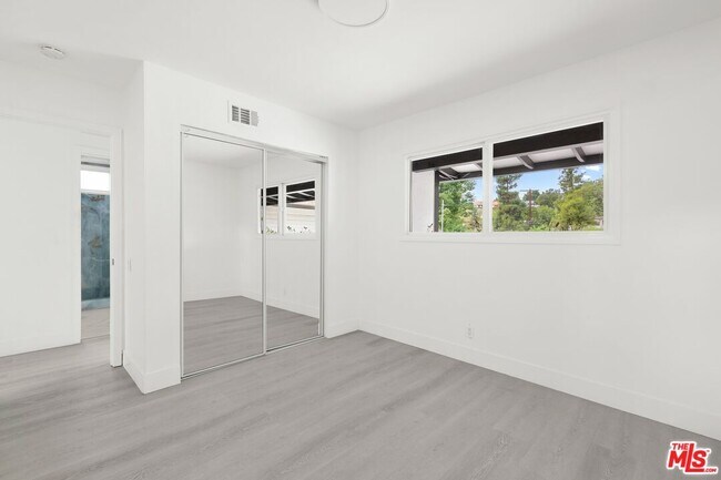 Building Photo - 7124 Gateshead Way