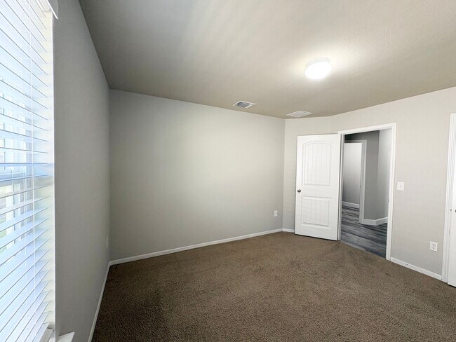 Building Photo - 11708 Cambrian Rd