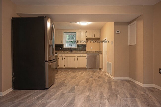 Building Photo - 3 BR Single Family Home In Country Setting