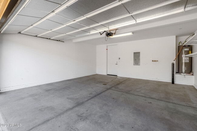 Building Photo - 250 W Queen Creek Rd