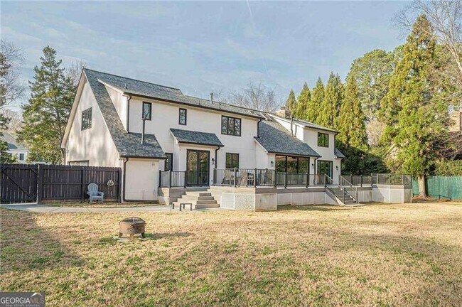 Building Photo - 4562 Columns Dr SE