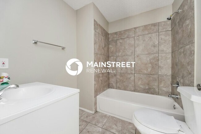 Building Photo - 3 Bedroom Pet-Friendly Home in Winter Haven, FL with Main Street Renewal