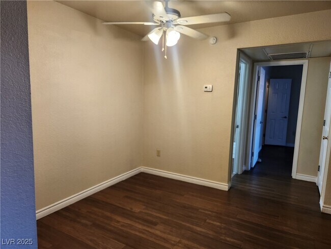 Building Photo - 2606 S Durango Dr