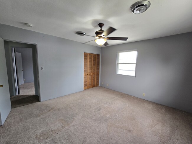 Building Photo - 4521 Rushmore Dr NE