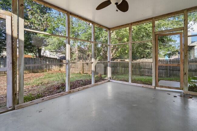 Building Photo - 609 Corinth Ct