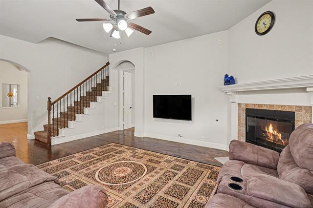 Building Photo - 2412 Lynbridge Dr