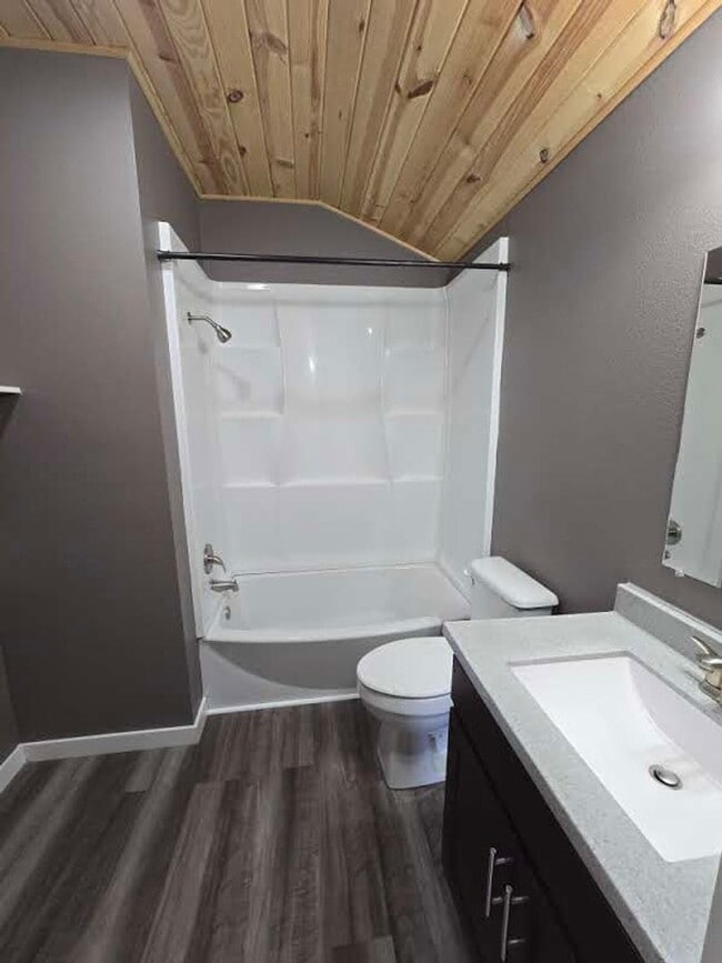 Building Photo - Charming 1-Bedroom Cottage West of Batesvi...