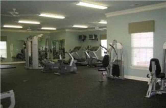 Building Photo - Rent Special $500 off June rent! Application special! Central Wilmington, Minutes Novant Hospital...