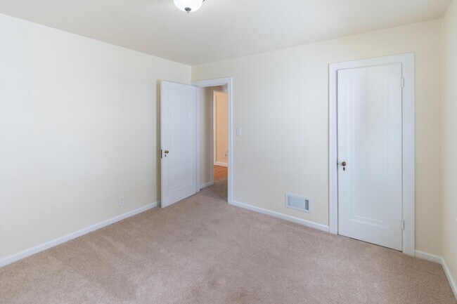 Building Photo - 7208 33rd Ave