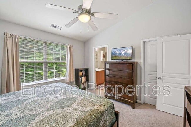 Building Photo - 1007 Denmark Manor Dr