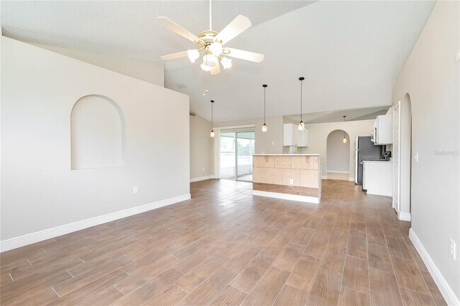 Building Photo - 817 Albi Ct