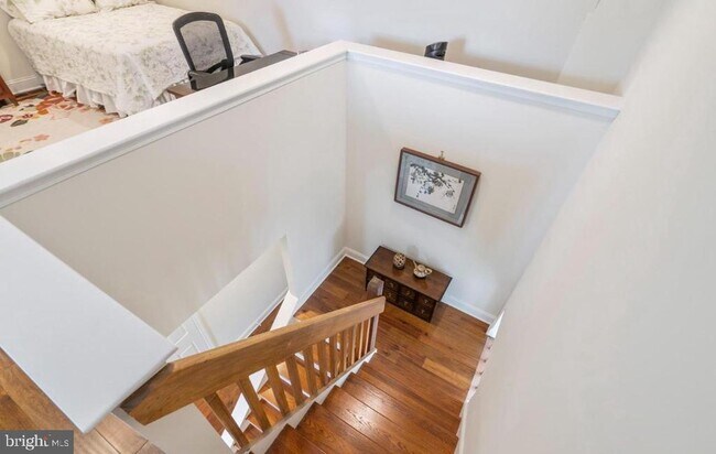 Building Photo - 2074 Yorktown S