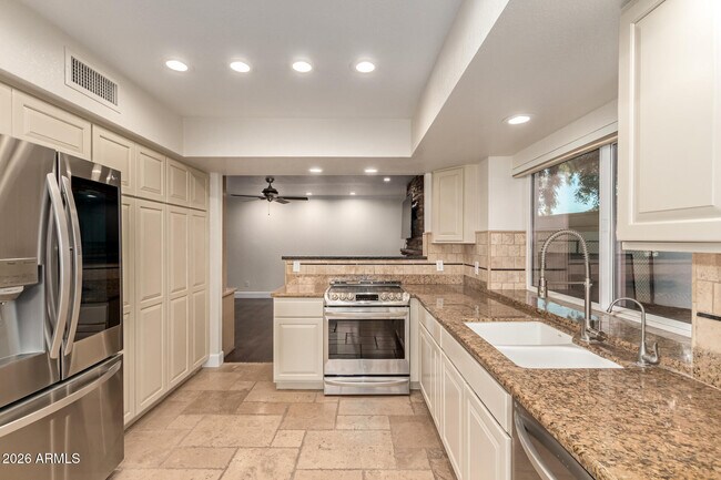 Building Photo - 10638 E Turquoise Ave