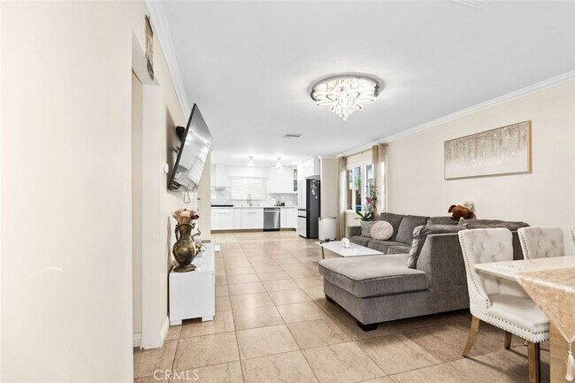 Building Photo - 11377 Gaynor Ave