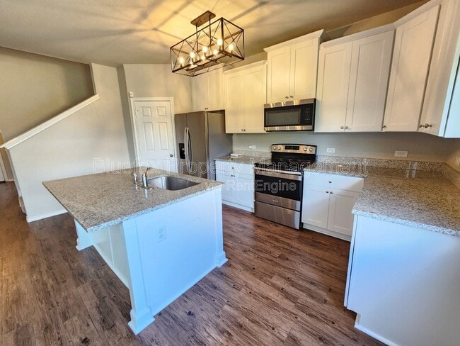 Building Photo - 6811 Freedom Hills