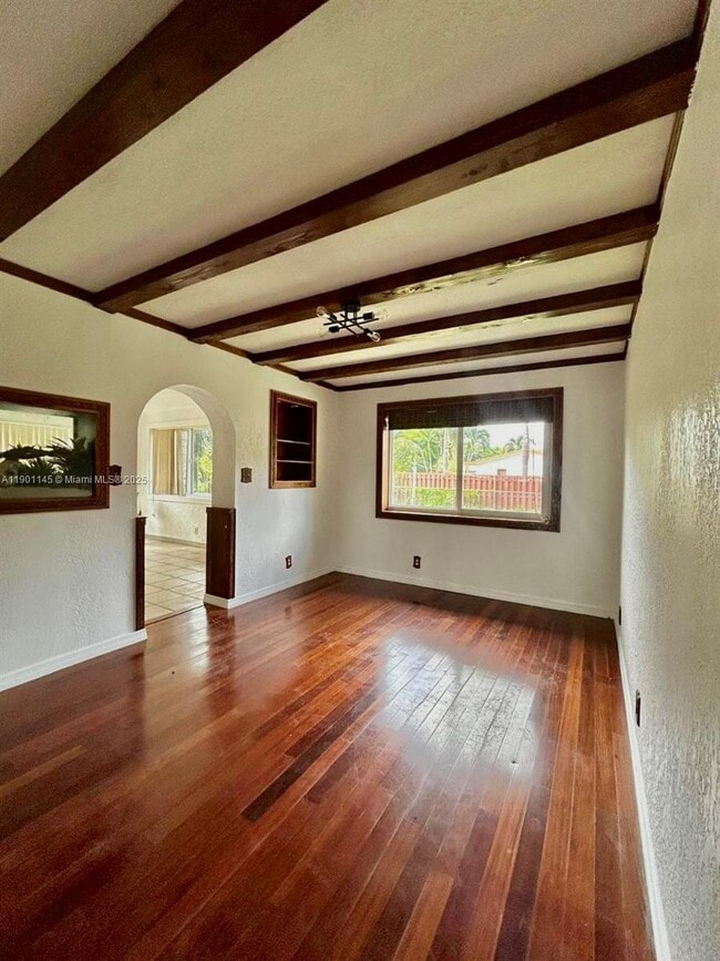 Building Photo - 1725 NW 9th Ave