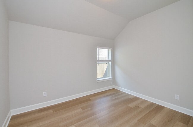 Building Photo - 18426 Bluebird Br Ln