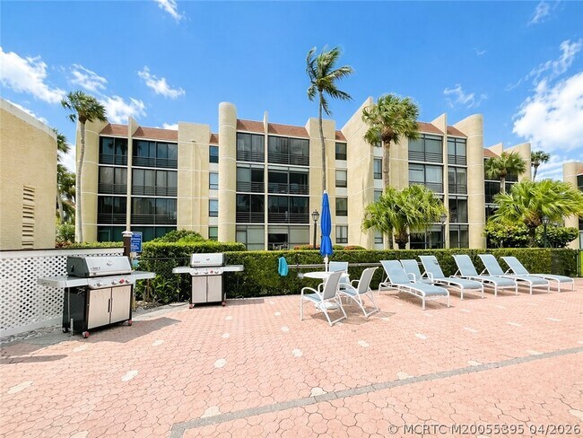 Building Photo - 3432 NE Causeway Blvd
