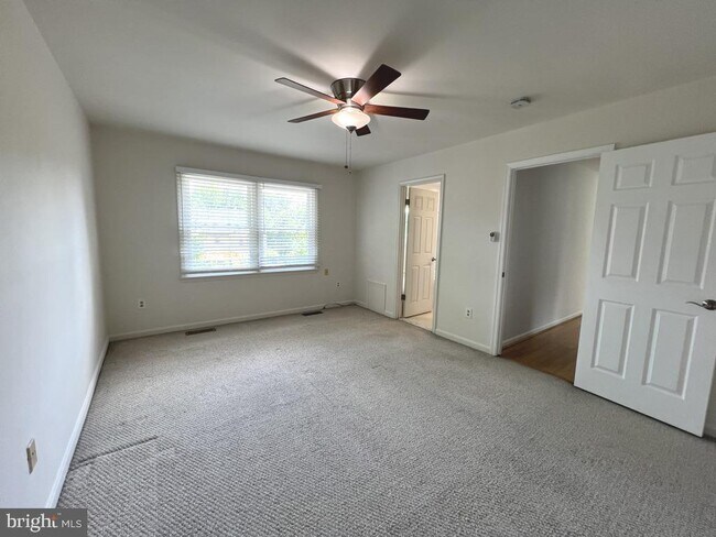 Building Photo - 8519 Wheatfield Way