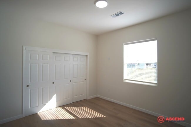 Building Photo - Brand New Home In Tehachapi!