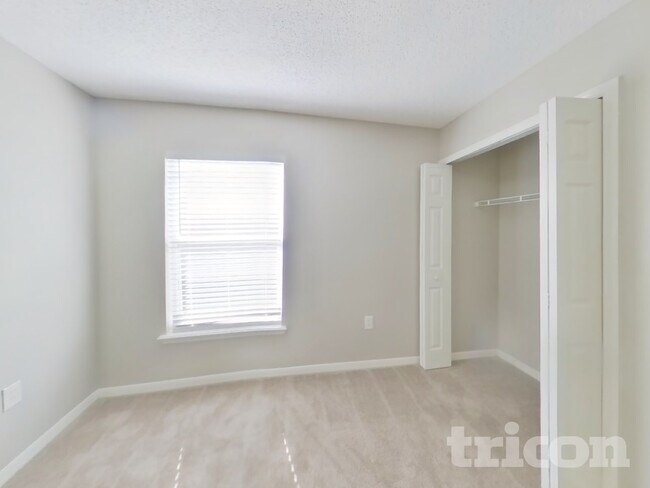 Building Photo - 1656 Dartmouth Dr