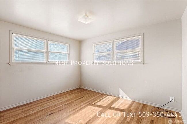 Building Photo - 129 G St SE