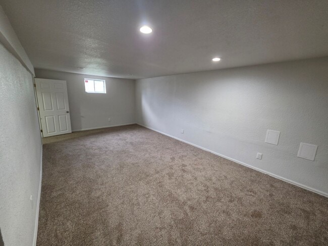 Building Photo - 6094 S Kingston Cir