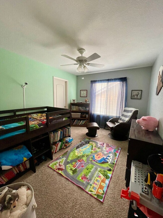 Building Photo - Gorgeous 5 Bedroom Cordera Home