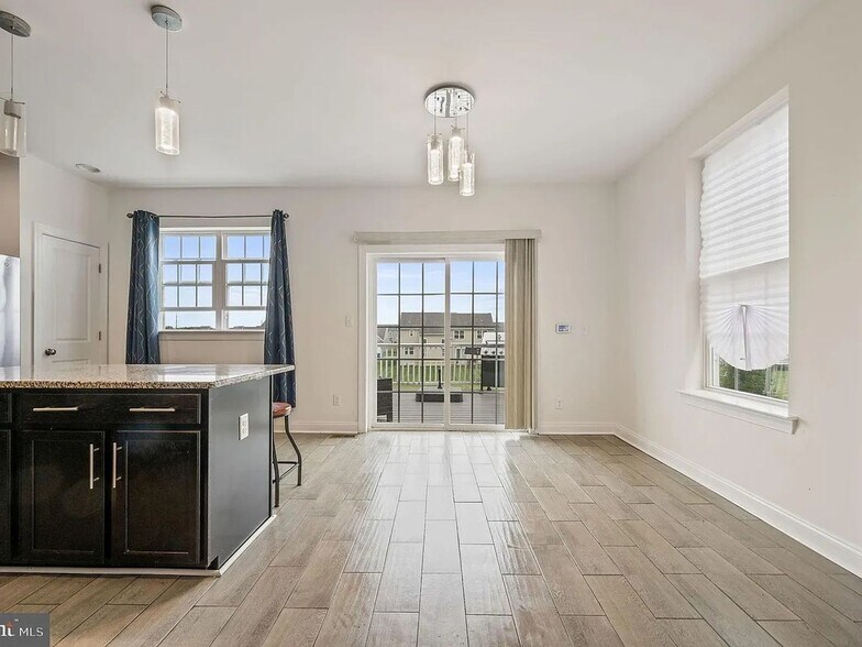 Building Photo - 1340 Carrick Ct